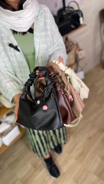 کیف چرم صنعتی درجه‌یک | دسته چین‌دار و ترند ۲۰۲۵